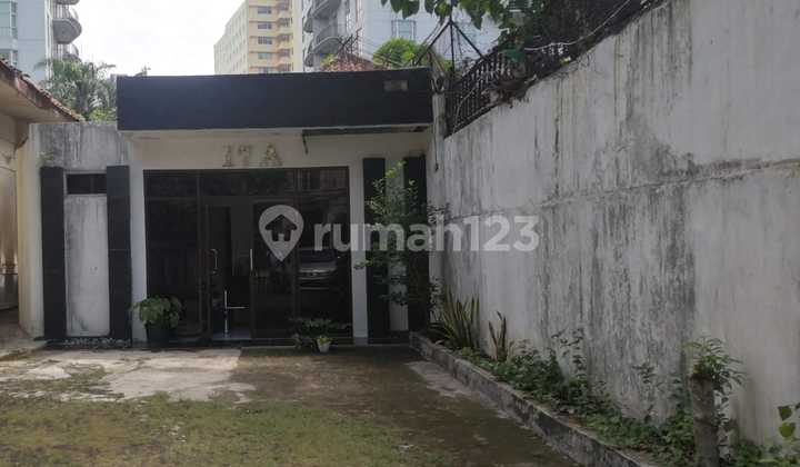 Rumah Hitung Tanah di Jalan Surabaya Menteng. Jakarta Pusat Rumah Hitung Tanah di Jalan Surabaya Menteng. Jakarta Pusat