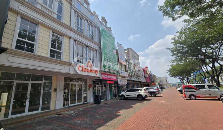 Ruko Luas Dan Strategis di , Gading Serpong Disewakan , Wnti