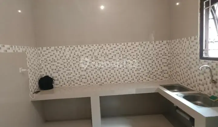 Disewakan rumah di kawasan jalan raya Sesetan Denpasar Selatan  5