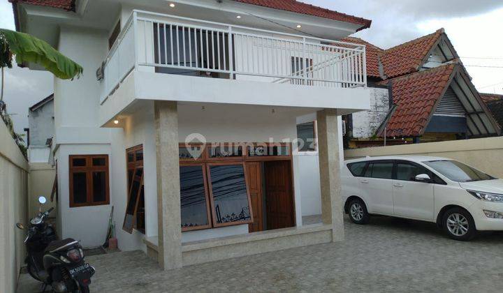 Rumah murah di Seminyak lantai 2 sangat strategis  1