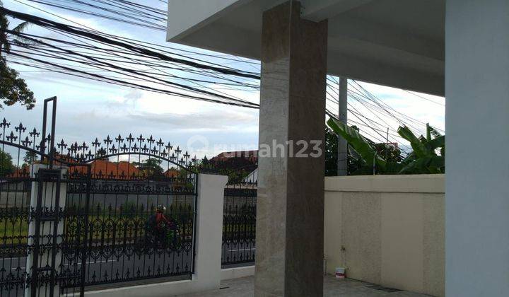 Rumah murah di Seminyak lantai 2 sangat strategis  2