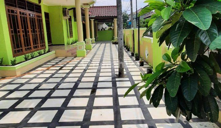 Rumah Besar di Komplek Perdagangan Ciledug 1