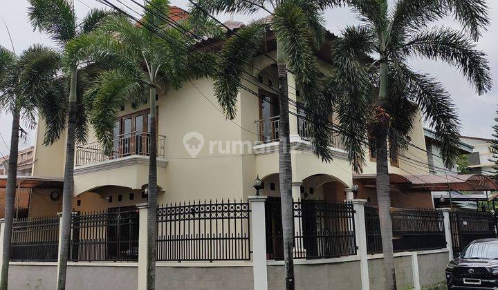 Rumah Hook Ruangan Luas Sebelah Greenlake City  1