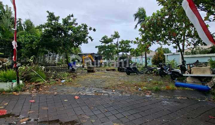Land for Rent in Premium Seminyak Location, Suitable for All Types of Businesses and Warehousing. Land for Rent in Premium Seminyak Location, Suitable for All Types of Businesses and Warehousing.