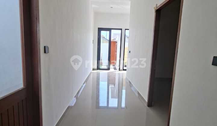 Di Sewakan Rumah Hunian Moderen Kerobokan Kaja Asri Senyap 2