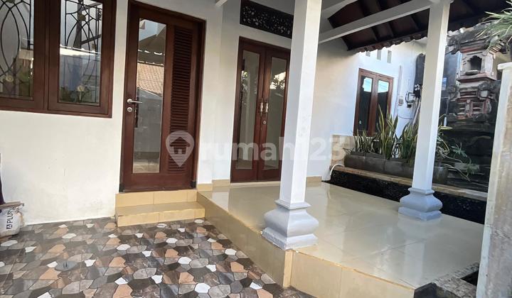 Two-story House In Kerobokan Two-story House In Kerobokan