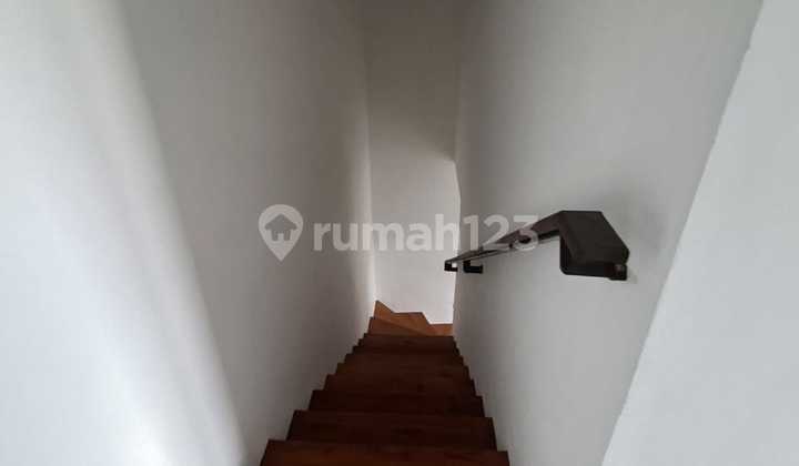 For Rent: Unfurnished House (No Furniture), 2nd Floor Semi Villa, Location at Cica Buduk, Mengwi, Badung. 2