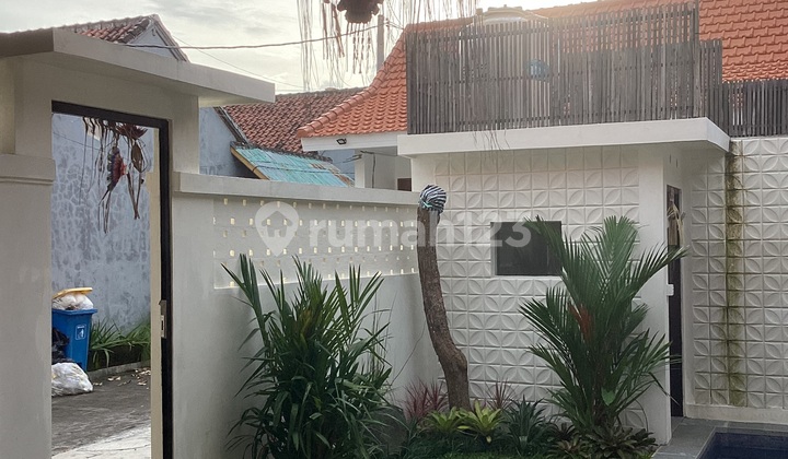 2BR VILLA DENGAN TAMAN KECIL 1