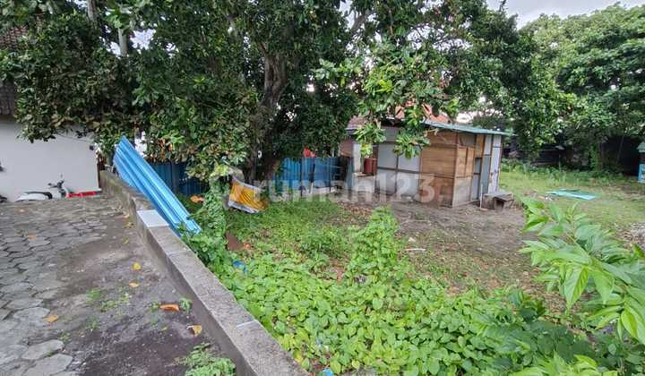 Tanah ini di Sewakan/overkontrak utk sisa waktu 12 tahun