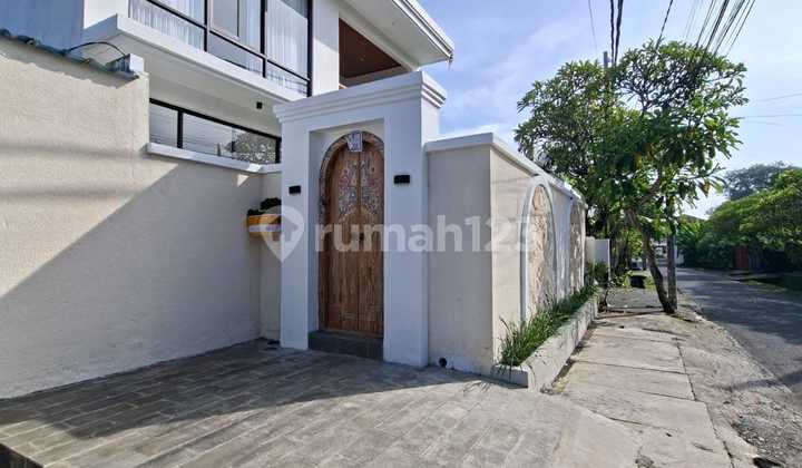 2Br Villa Semi Furnished di Buduk - Badung Villa 2 Lantai