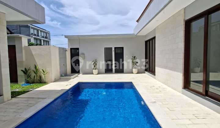 Disewakan Vila 2 Kamar Tidur Tanpa Perabot di Area Seminyak Dekat dengan Jalan Sunset Road Luas Tanah 250M2 Disewakan Vila 2 Kamar Tidur Tanpa Perabot di Area Seminyak Dekat dengan Jalan Sunset Road Luas Tanah 250M2