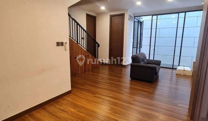 Hunian cantik Dalam cluster Discovery Bintaro Jaya 2