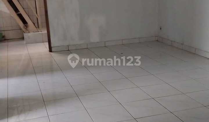 Disewa rumah mainroad andir 3