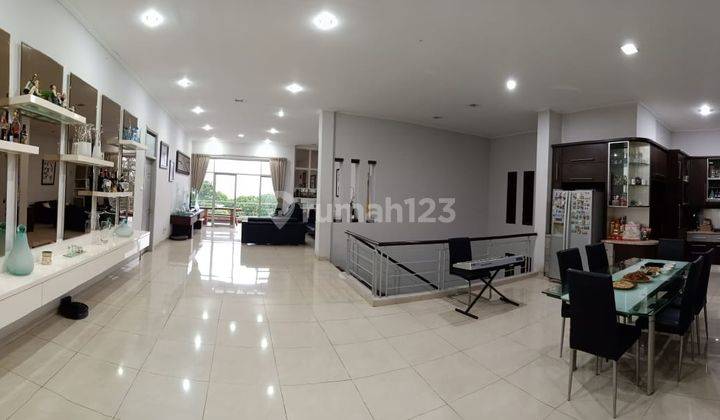 Jual rumah 4 lt split level di Dago pakar view bandung 1