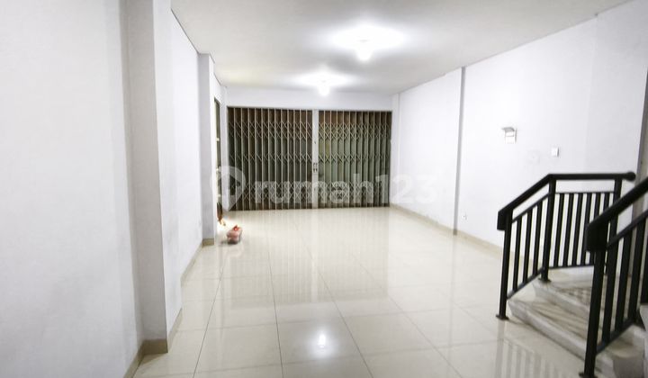 For Rent: Msquare Good Ready-to-Use Shop House, Front Location. 2