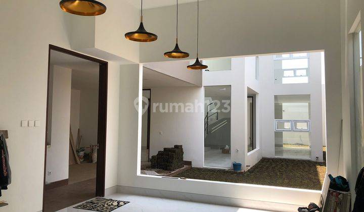 Rumah baru bagus minimalis lebar ideal dg rooftop view city 1