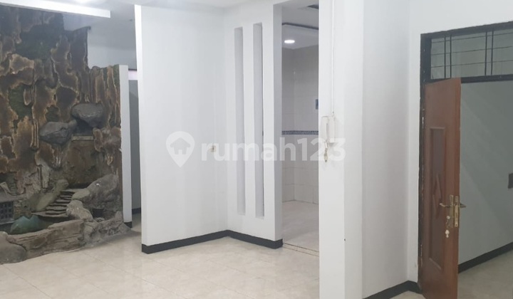 Rumah.luas.2.5 Lantai.dg Kamar Banyak Siap.huni 2