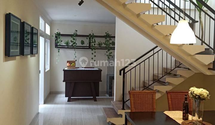 Rumah full renovasi semifurnished di sayap jl. Burangrang 1