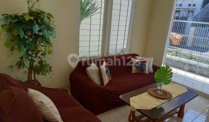 Rent Ready-to-Use House in Burangrang Wing 2 Floors Semi Furnished Fully Renovated