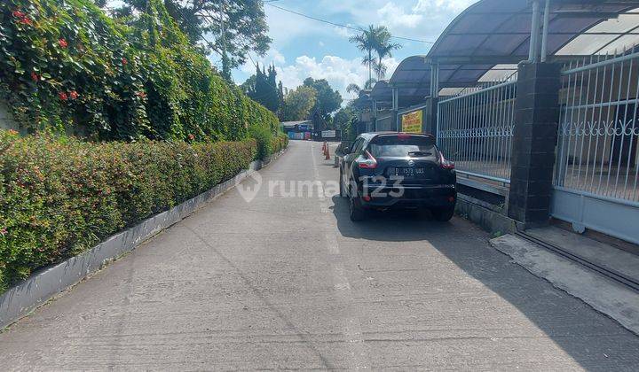 Ruang Usaha dan Rumah strategis di Jln raya lembang Bandung 2