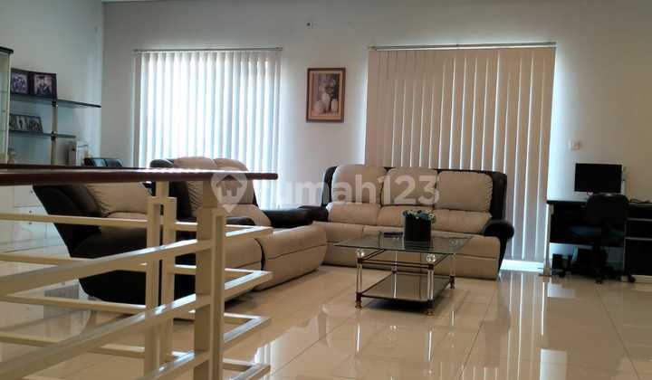 Nice, Well-Maintained House in Sukahaji Gegerkalong Hilir, Bandung 2