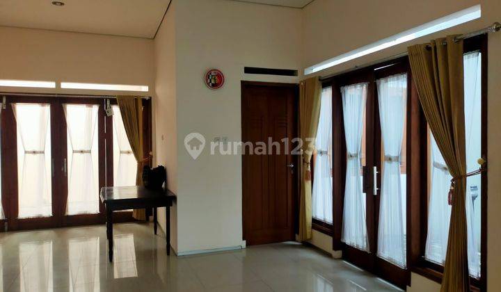 Rumah bagus siap huni di Sayap jl. Riau, semi furnished  1