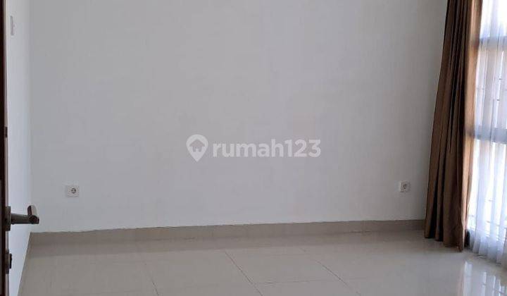 Rumah Murah 2 Lantai Di Holis Regency, Bagus 1