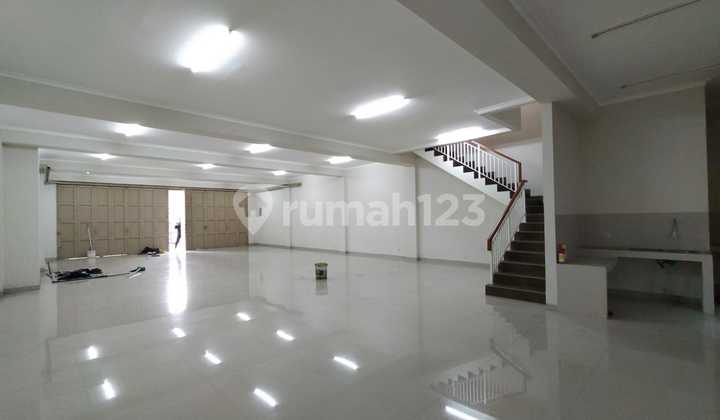 For Rent 2-Story Shophouse in Crowded Pagarsih Area 1