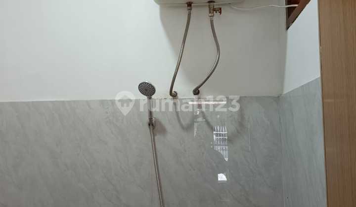 Disewakan Rumah Siap Huni Taman Holis Indah  2