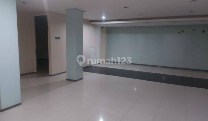 Disewakan Ruko Mainroad cocok utk Kantor /Bank daerah ramai 2