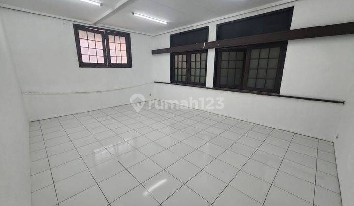 Disewakan Ruang usaha Surya sumantri mainroad cocok untuk usaha /kantor  2