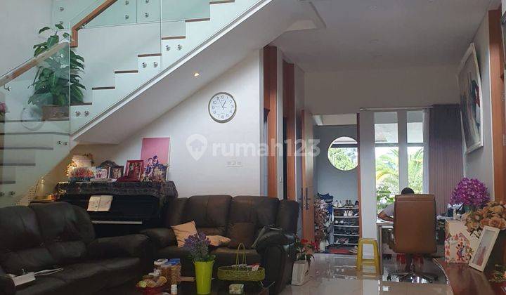 Dijual Rumah Mewah Singgasana Lingkungan Tenang  1