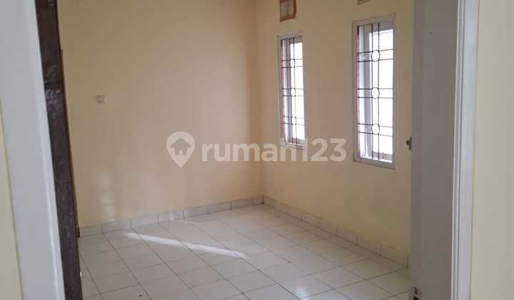 Disewakan Rumah Tengah Kota Sayap Otista Disewakan Rumah Tengah Kota Sayap Otista