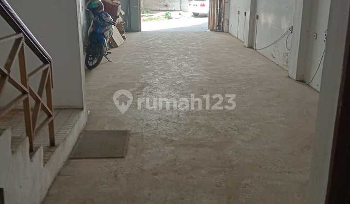For Rent: Kebonjati Shop House, Suitable for Business