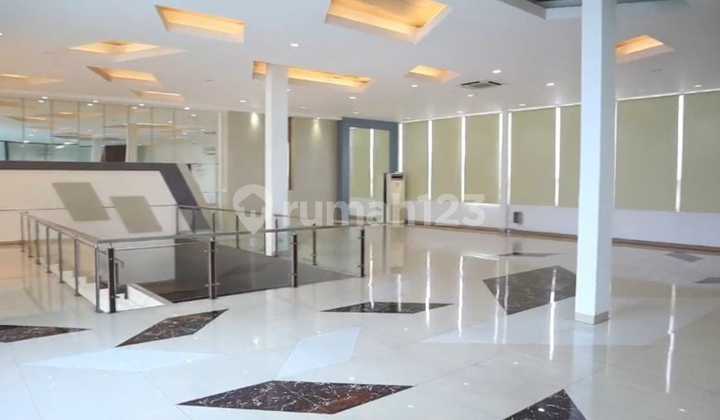 Disewakan Ruko Mainroad Tengah Kota Cocok Untuk Kantor/ Skincare/ Bank Lokasi Strategis 