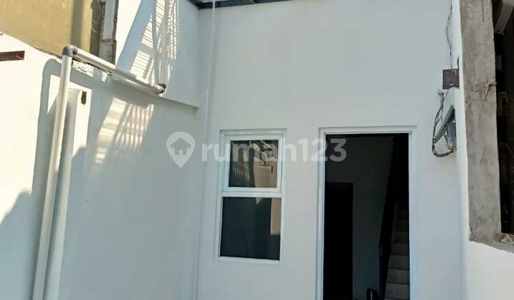 Disewakan Rumah Tengah Kota Lokasi Strategis