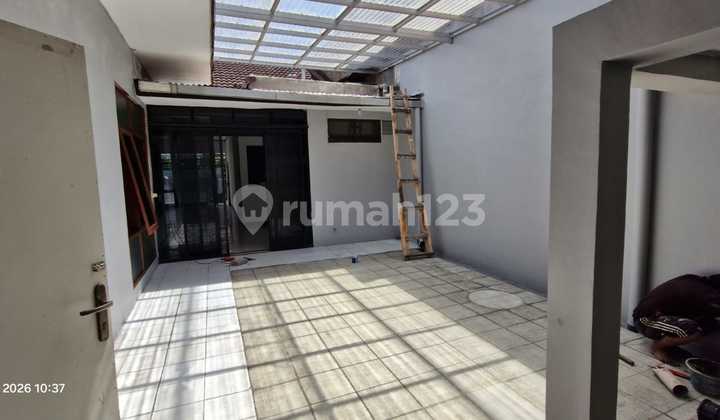 Disewakan Rumah Siap Huni Taman Holis Indah Lingkungan Tenang Disewakan Rumah Siap Huni Taman Holis Indah Lingkungan Tenang