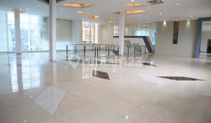 Disewakan Ruko Bagus 2 Lantai Cocok untuk Bank/ Asuransi/Kantor/Skincare Disewakan Ruko Bagus 2 Lantai Cocok untuk Bank/ Asuransi/Kantor/Skincare