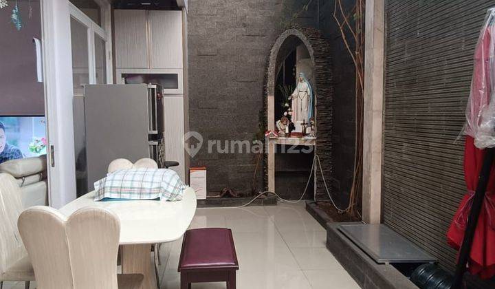 Rumah cantik 2 lantai, nyaman,furnished, TKI V 2