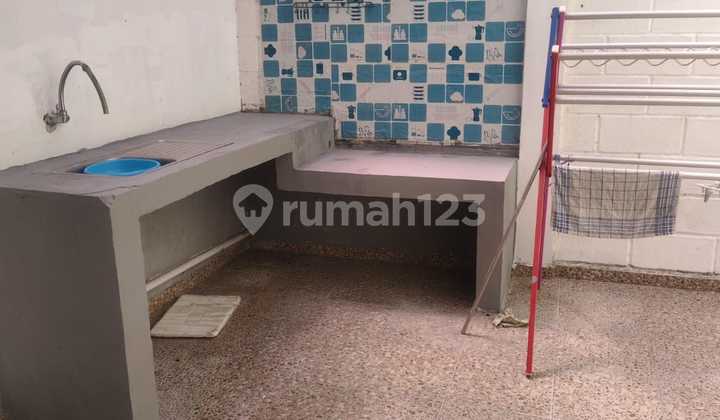 Rumah 2 Lantai, Siap Huni, Onegate System Di Komplek Istana Regency Sudirman 2