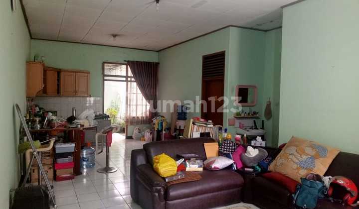 Ready-to-Occupy House in Taman Holis I