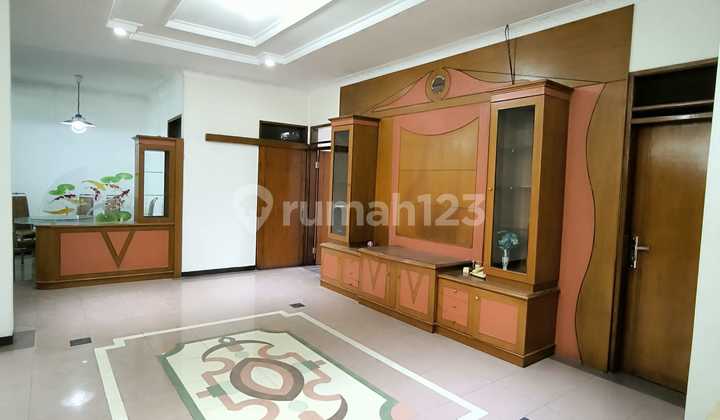 Rumah Cantik Siap Huni Di Batununggal, Semi Furnished