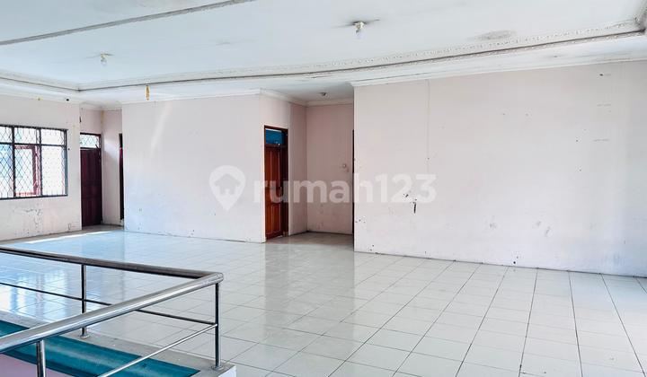 Spacious Burnt House, 2 Floors in Muara