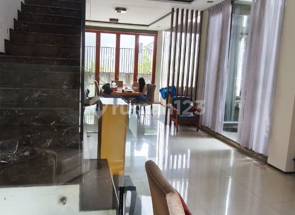 Beautiful 3-Storey House, in Mekar Wangi