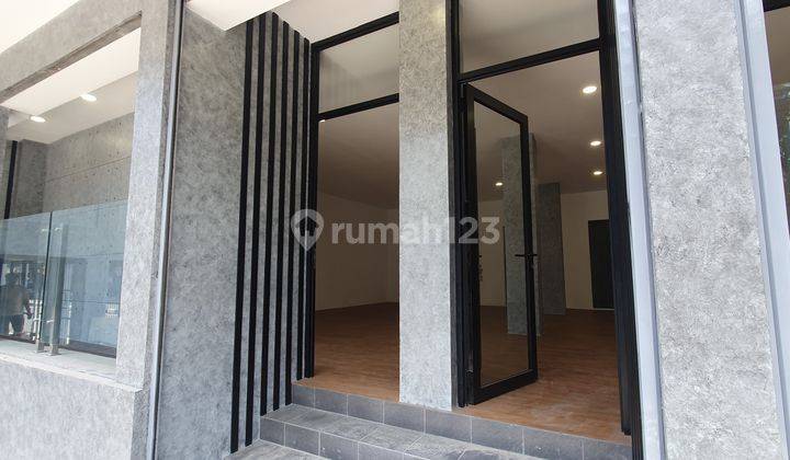 Tempat Usaha Strategis, Cocok Utk Showroom, Klinik, Salon  1