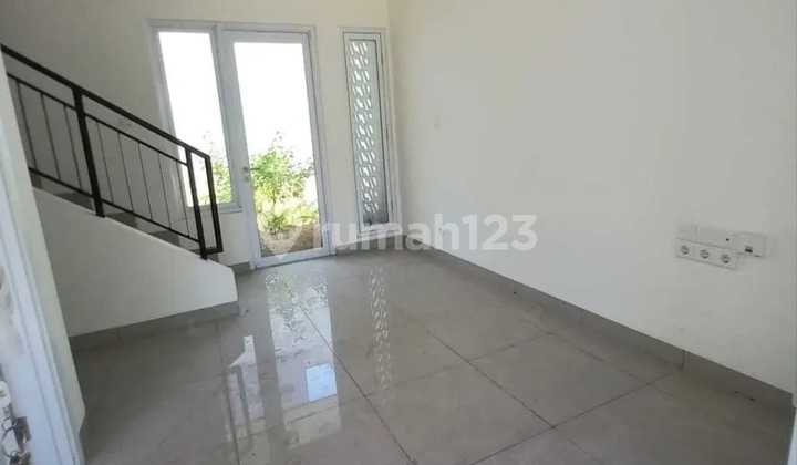 Rumah 2 Lantai Siap Huni , Cluster Cyntia, Summarecon Banding 2