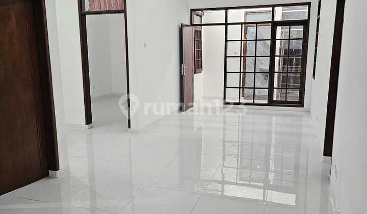 Rumah Baru Renov di Batununggal