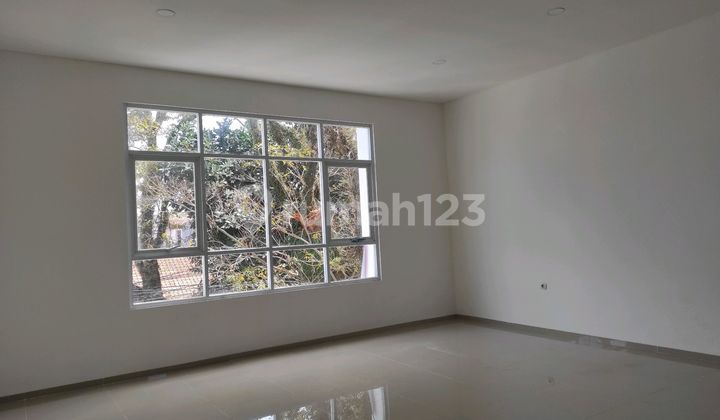 Rent a 2-Story Rendeng Storefront on Sukajadi Wing.