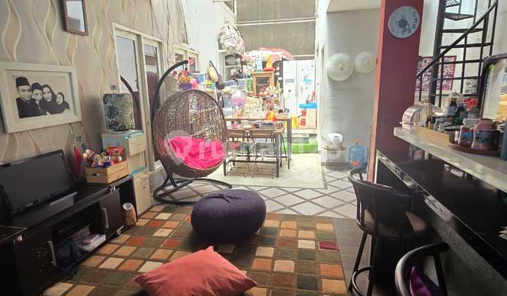 D1 House, Floor, Kota Baru Parahyangan. D1 House, Floor, Kota Baru Parahyangan.