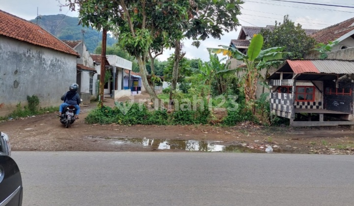 Di jual Tanah ngantong  daerah ramai ada 2 muka 1